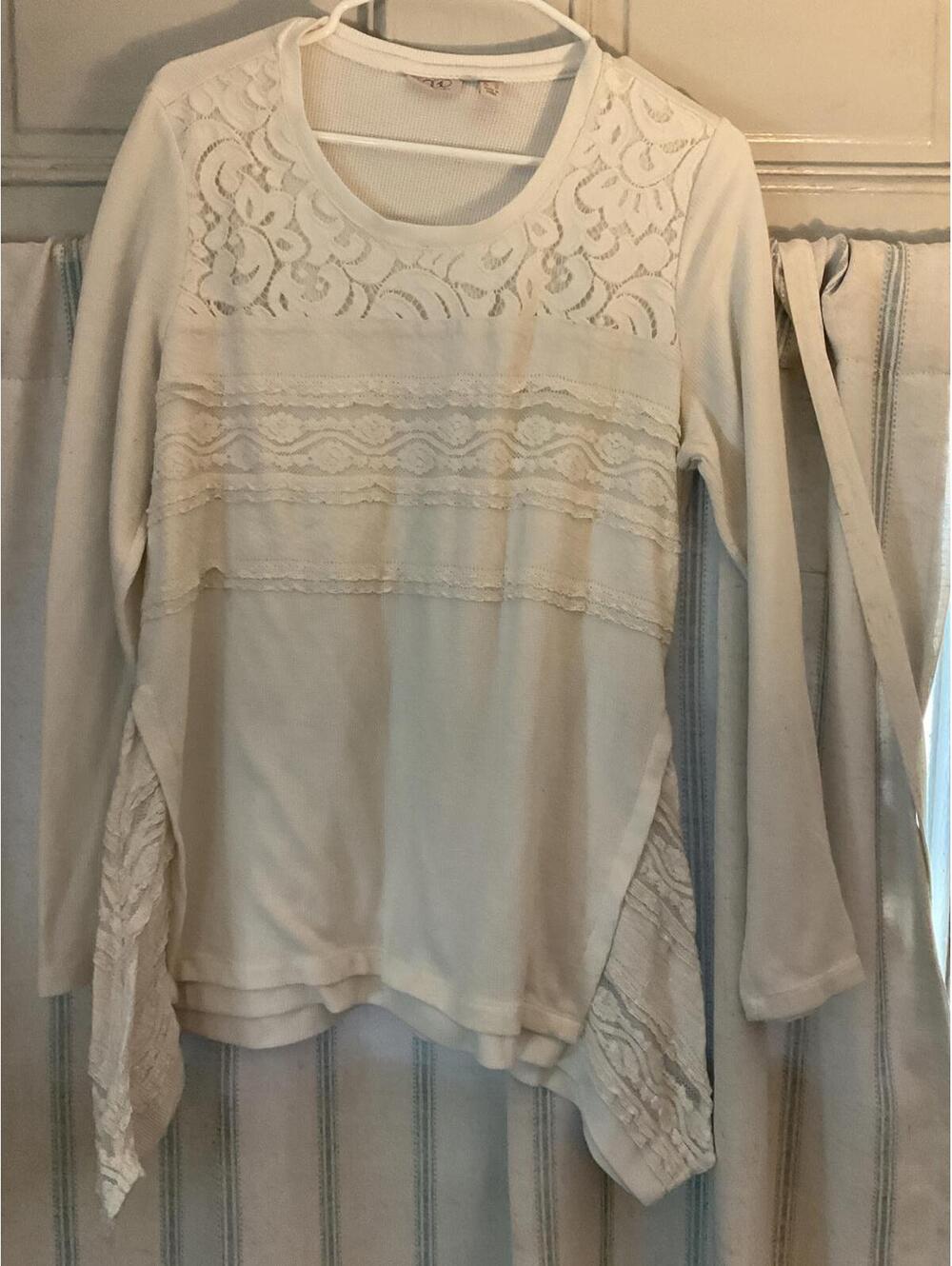 Logo by Lori Goldstien Light Waffle Knit Crochet and Lace Tunic Size Large - Picture 4 of 9